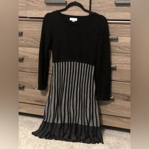Calvin Klein - Petite Small women’s pleated knit dress in black and gray